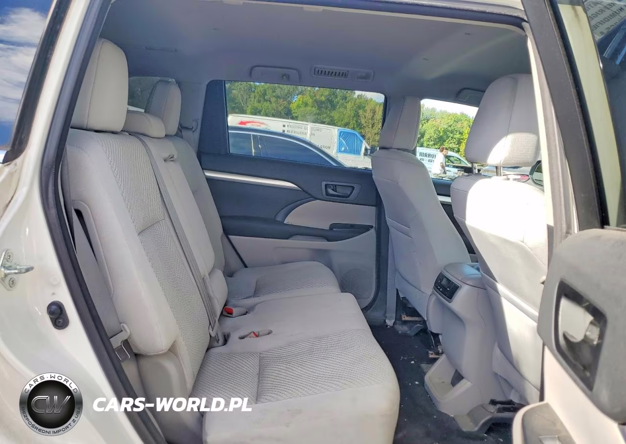2015 Toyota Highlander Le VIN:5TDBKRFH8FS109445 - 11