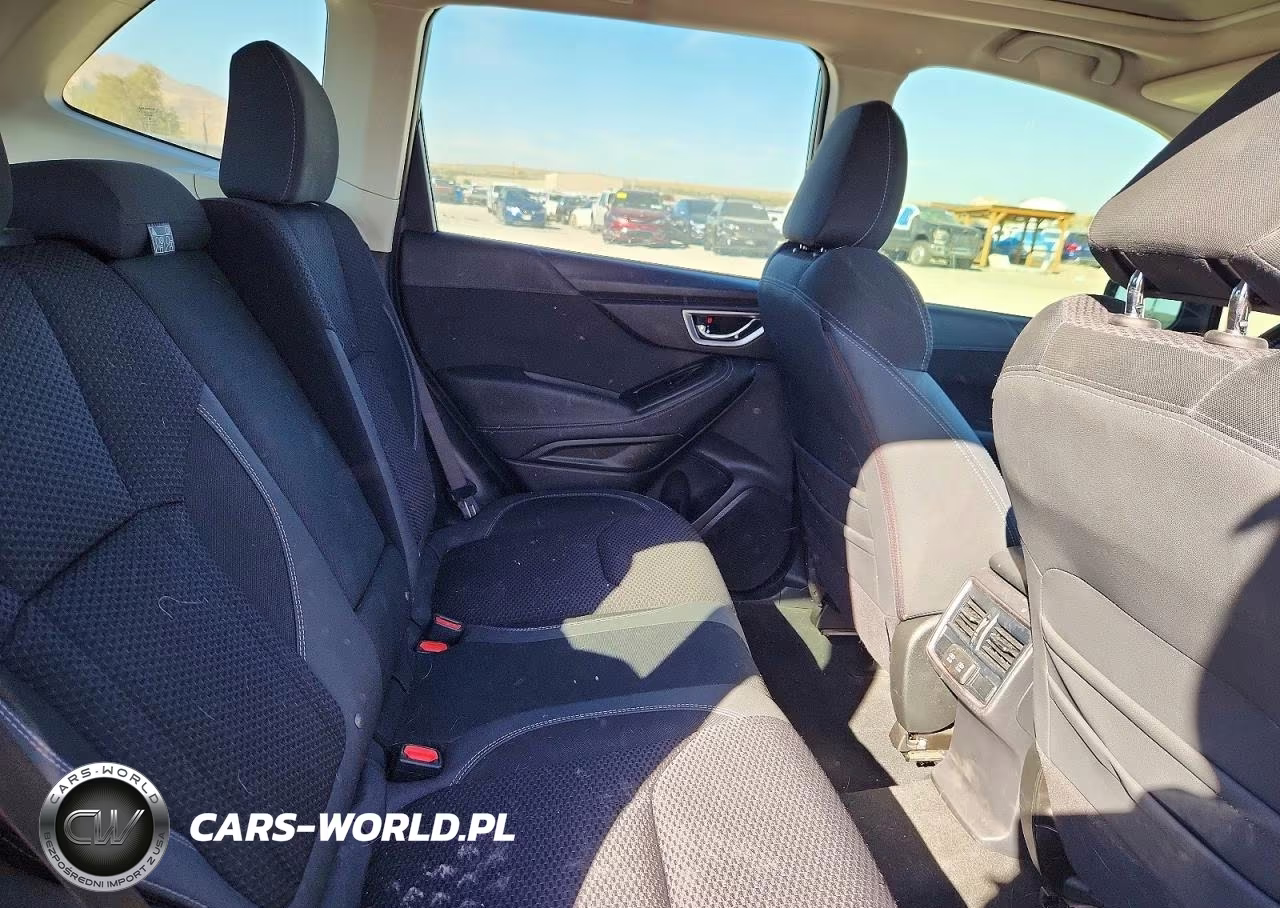 2021 Subaru Forester Premium VIN:JF2SKAJC8MH572301 - 10