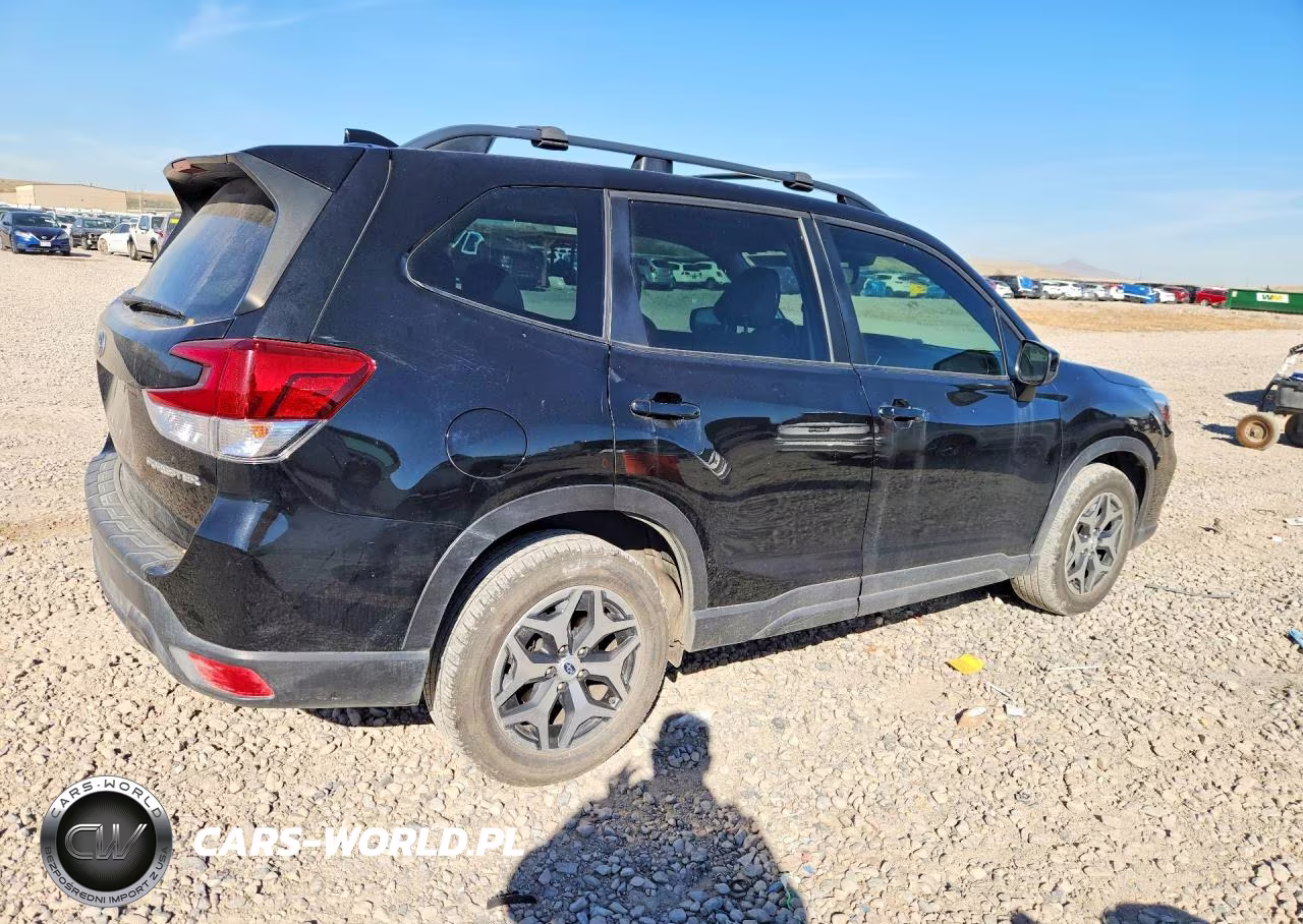 2021 Subaru Forester Premium VIN:JF2SKAJC8MH572301 - 3
