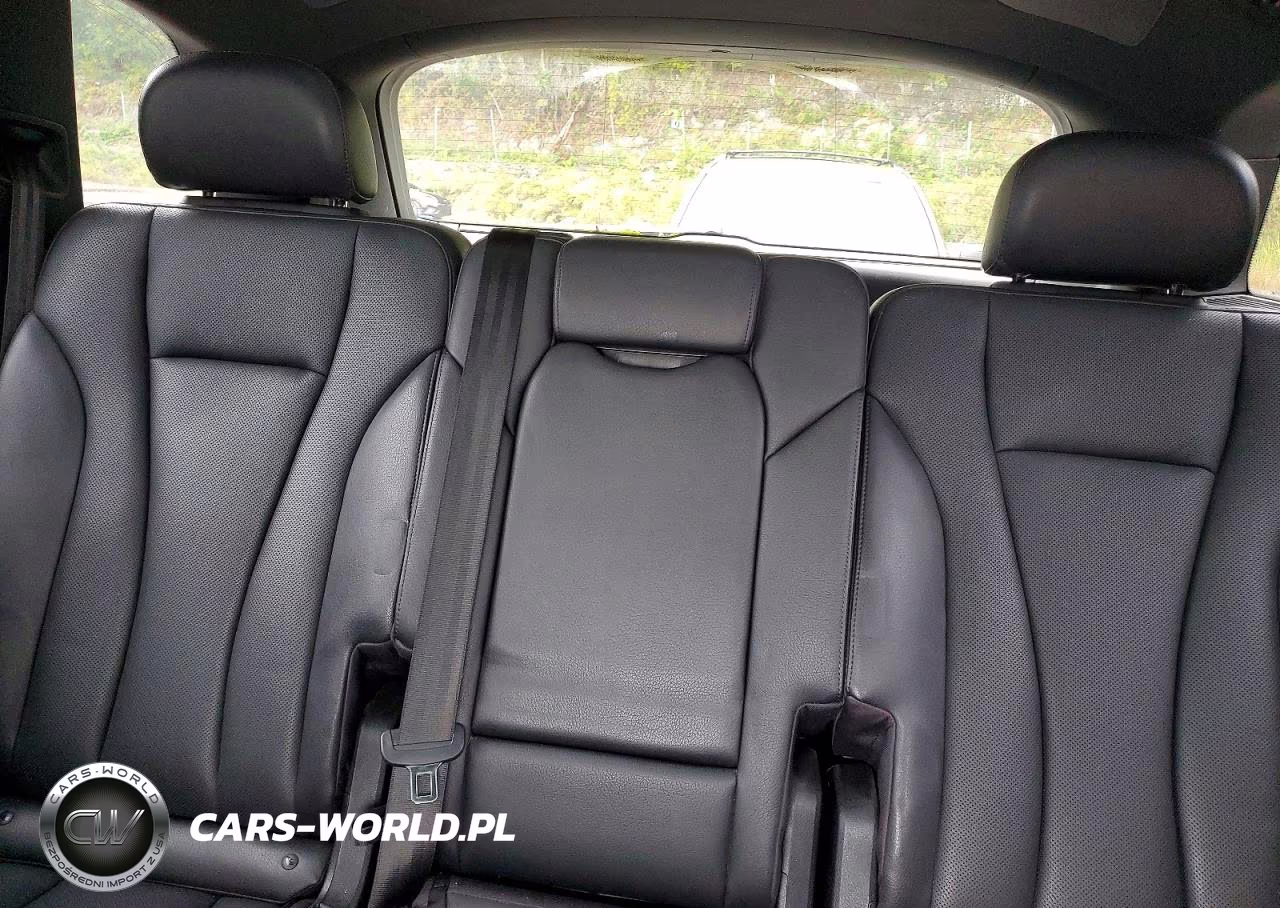 2017 Audi Q7 Prestige VIN:WA1VAAF76HD055810 - 10