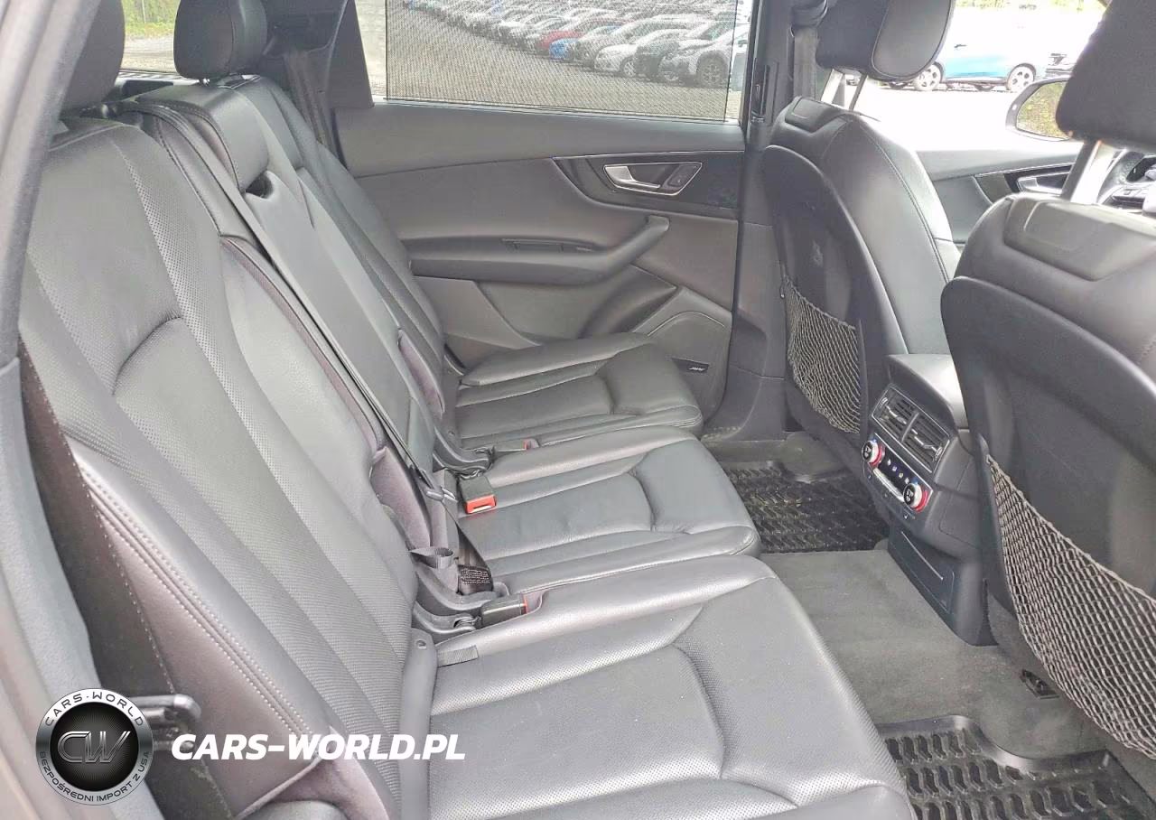 2017 Audi Q7 Prestige VIN:WA1VAAF76HD055810 - 11