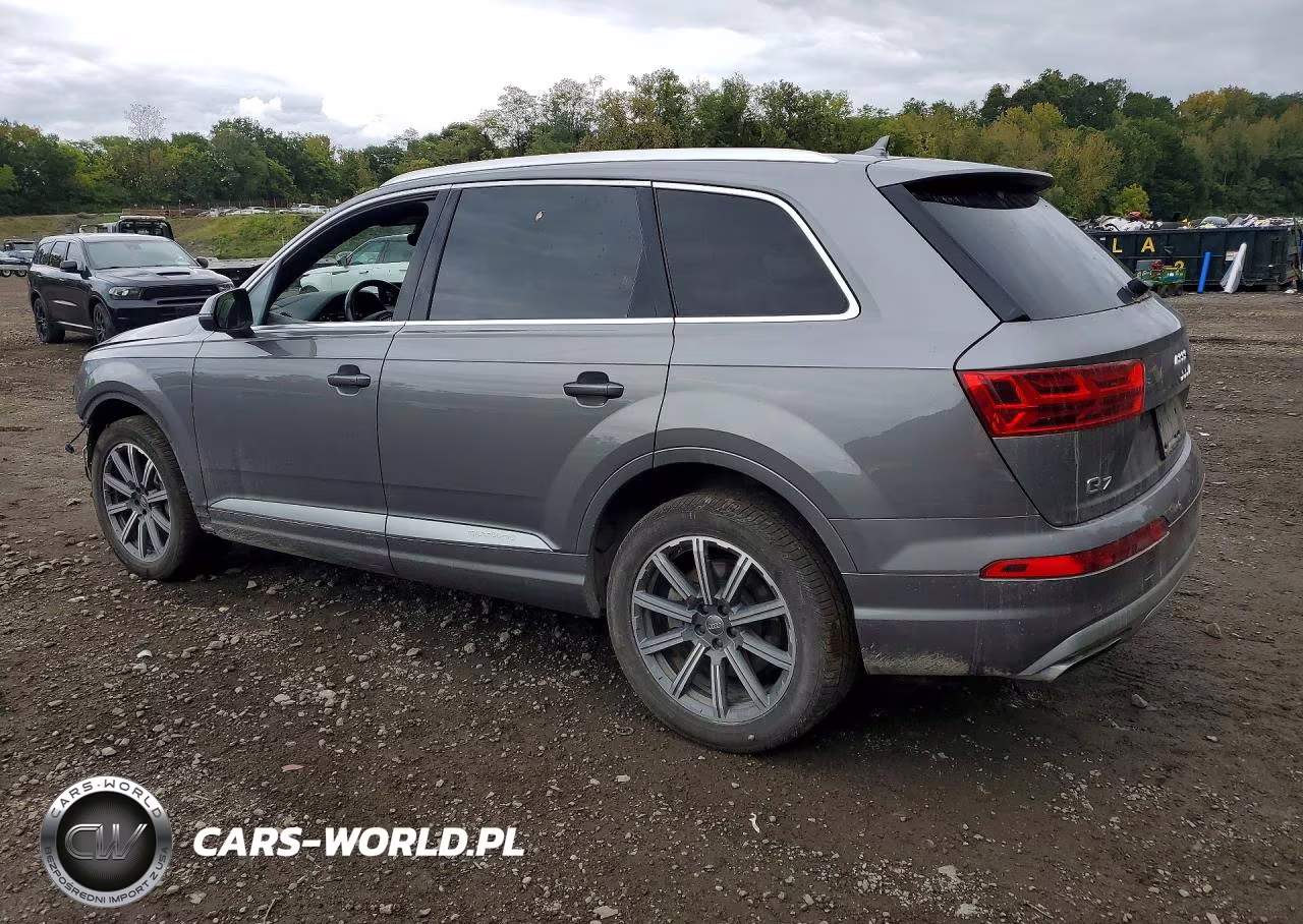 2017 Audi Q7 Prestige VIN:WA1VAAF76HD055810 - 2