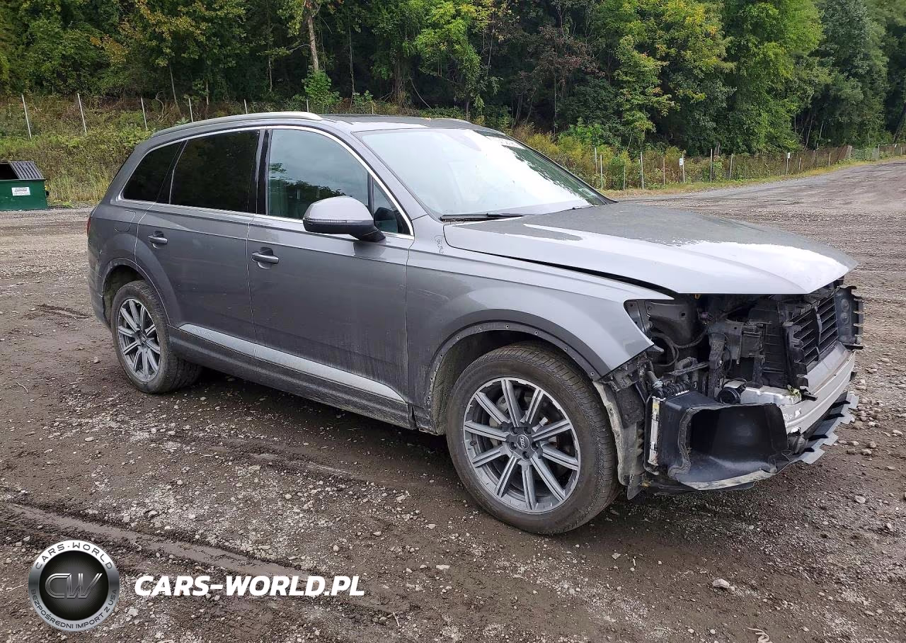 2017 Audi Q7 Prestige VIN:WA1VAAF76HD055810 - 4
