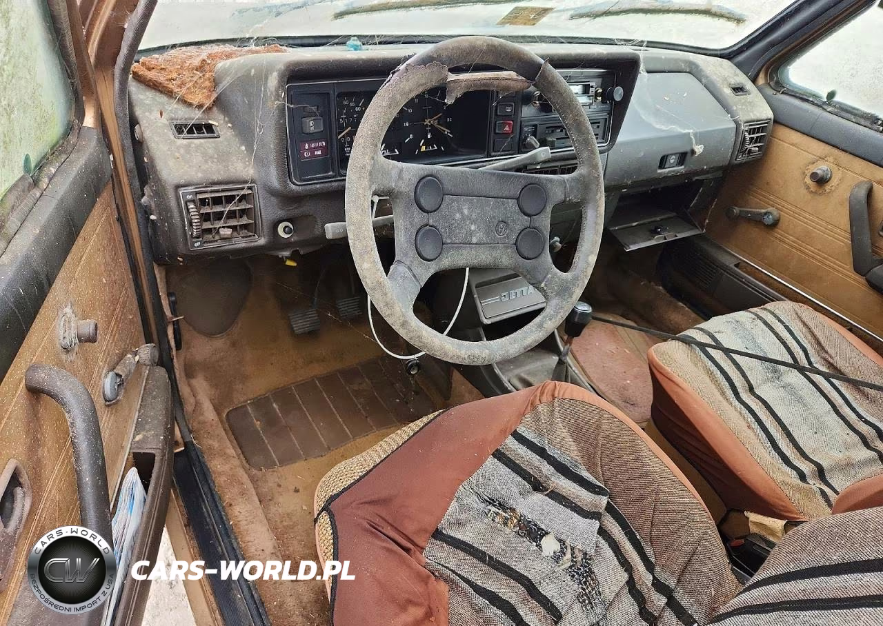 1982 Volkswagen Jetta Deluxe VIN:WVWGG0165CW551751 - 8