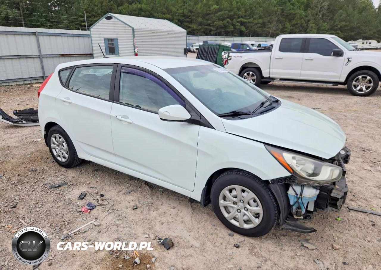 2013 Hyundai Accent Gs VIN:KMHCT5AEXDU121169 - 4