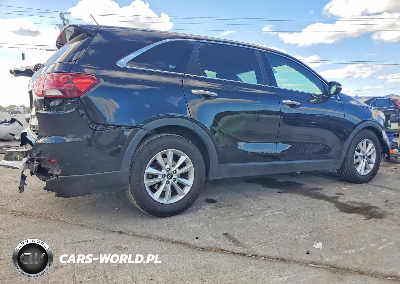 2019 Kia Sorento L VIN:5XYPG4A37KG584811 - 3