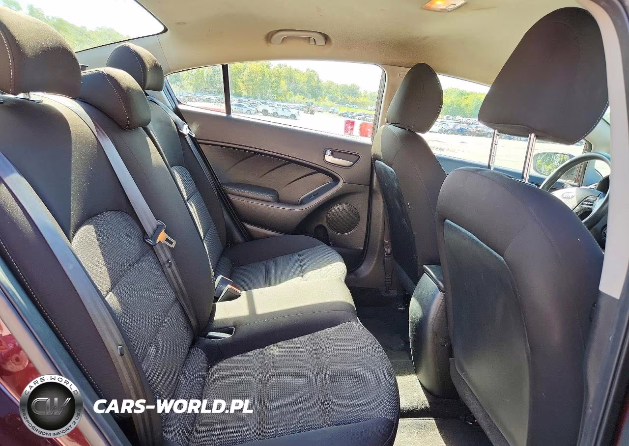 2018 Kia Forte Lx VIN:3KPFK4A70JE236440 - 10