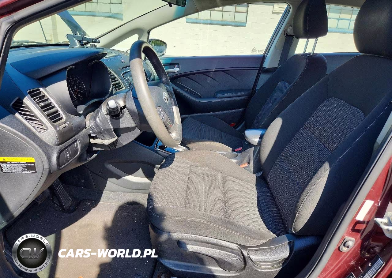 2018 Kia Forte Lx VIN:3KPFK4A70JE236440 - 7