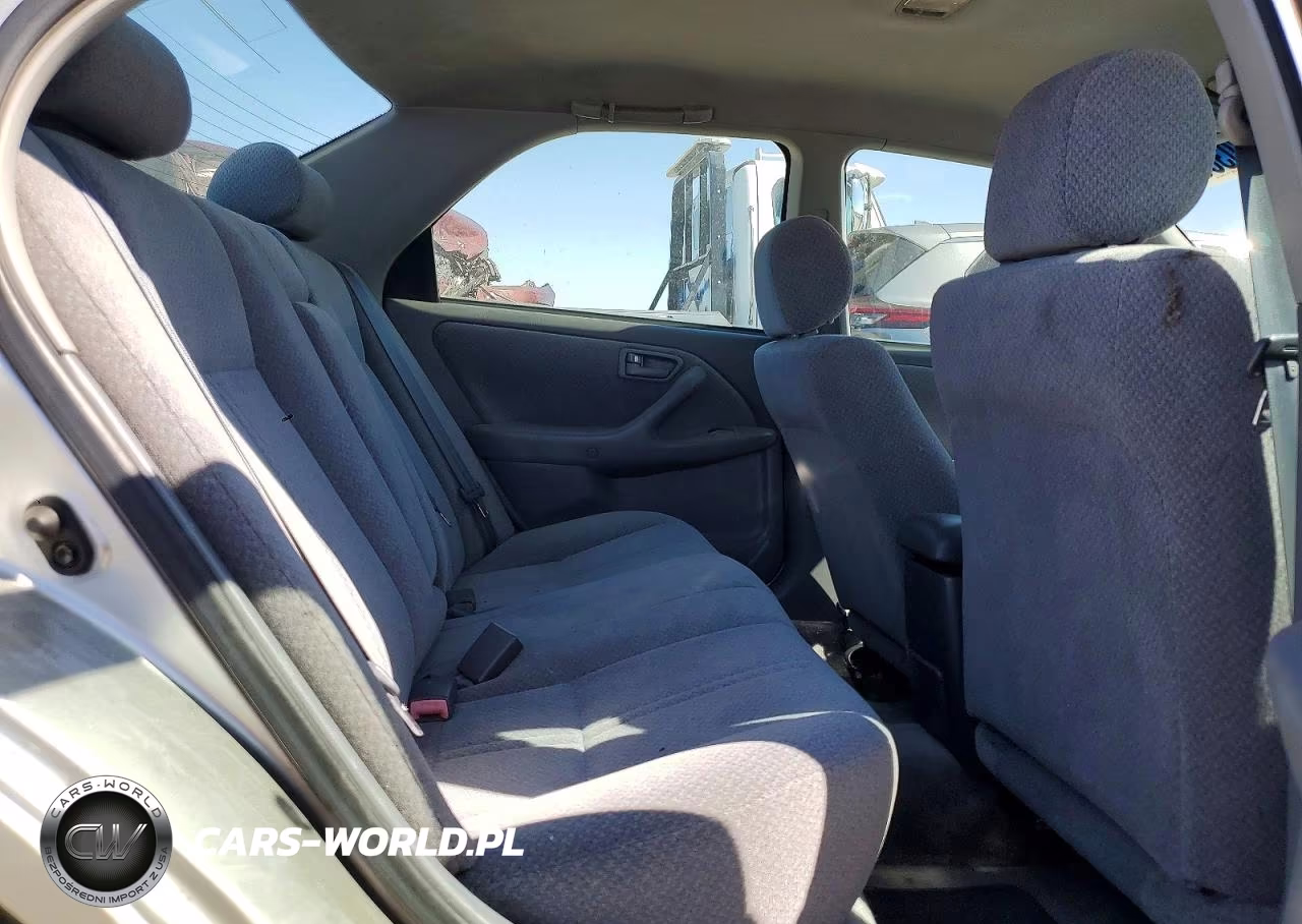 2000 Toyota Camry Le VIN:JT2BG28K4Y0504108 - 10
