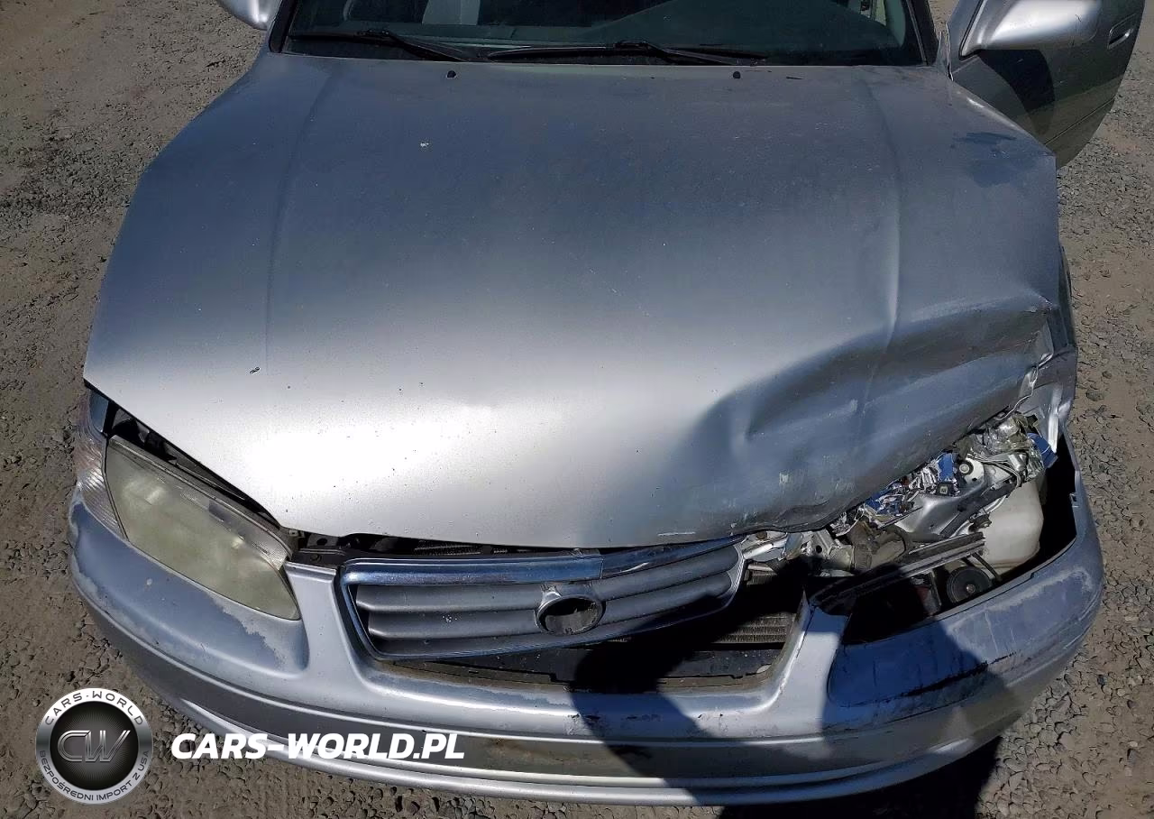 2000 Toyota Camry Le VIN:JT2BG28K4Y0504108 - 11