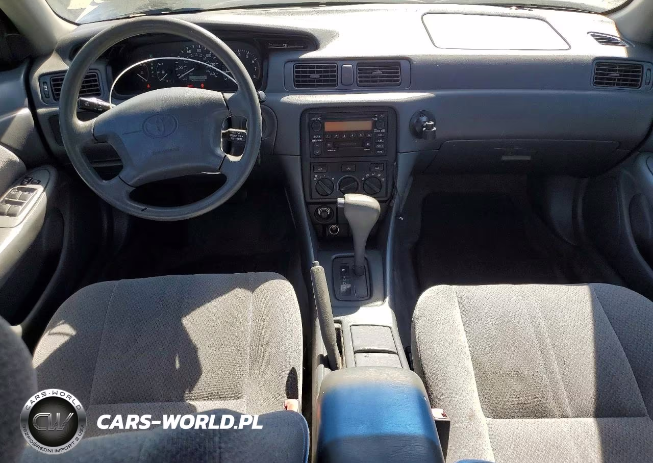 2000 Toyota Camry Le VIN:JT2BG28K4Y0504108 - 8