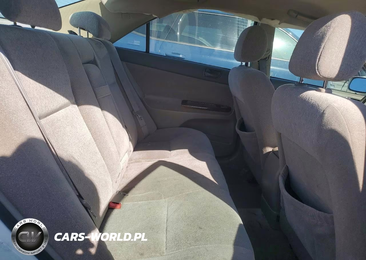 2004 Toyota Camry Le VIN:JTDBE30K140279770 - 10