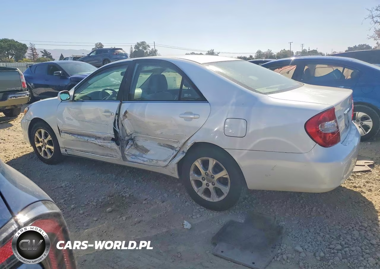 2004 Toyota Camry Le VIN:JTDBE30K140279770 - 2