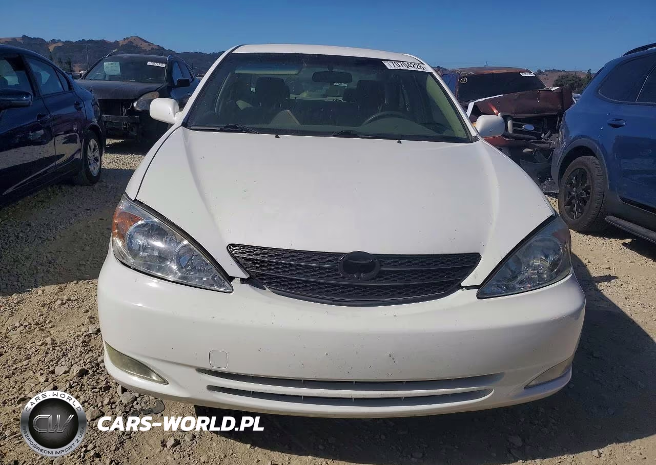2004 Toyota Camry Le VIN:JTDBE30K140279770 - 5