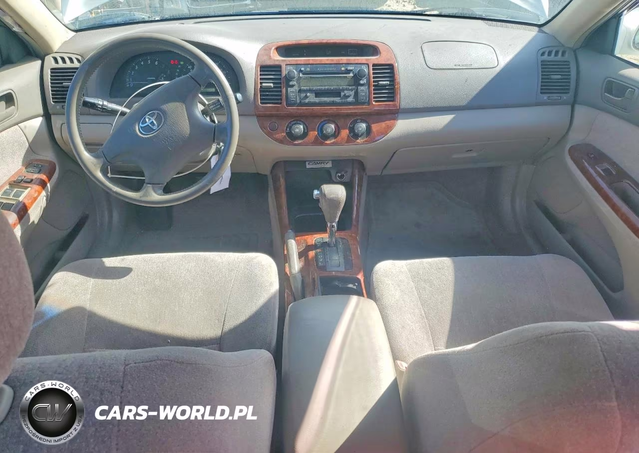 2004 Toyota Camry Le VIN:JTDBE30K140279770 - 8