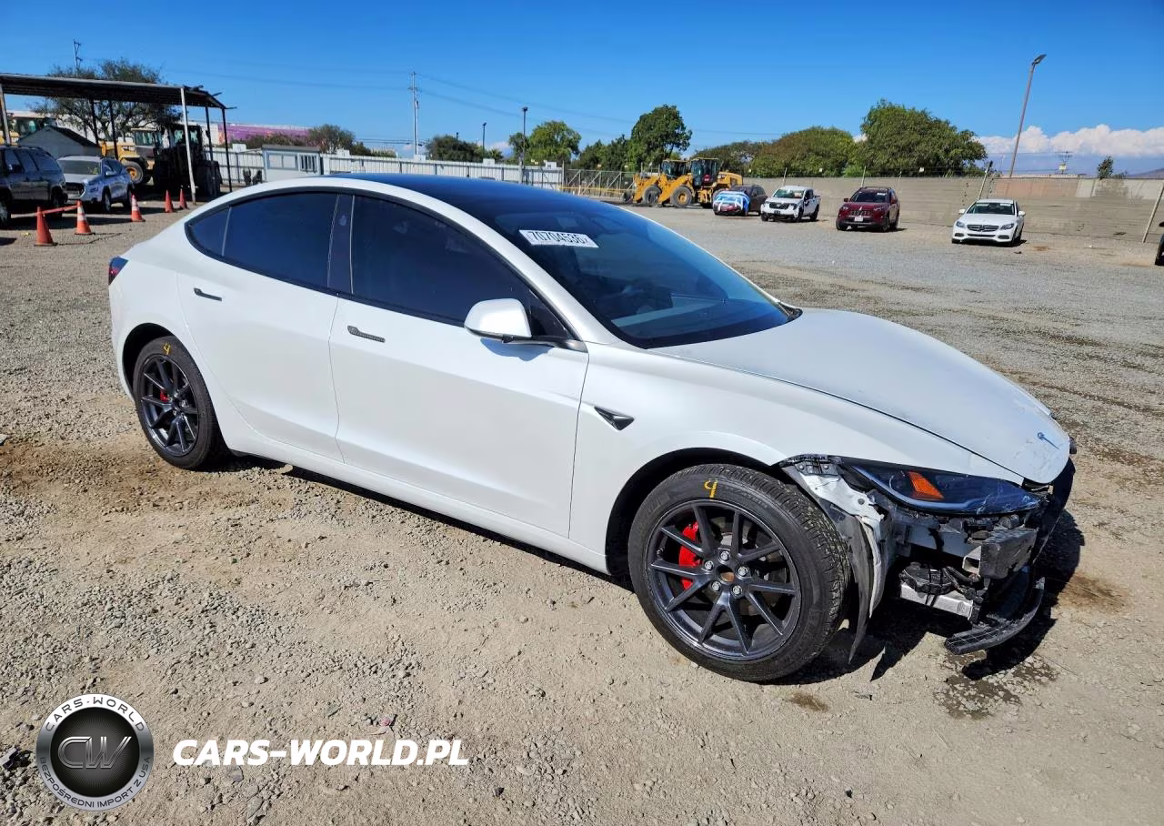 2025 Tesla Model 3 VIN:5YJ3E1EA7SF980272 - 4