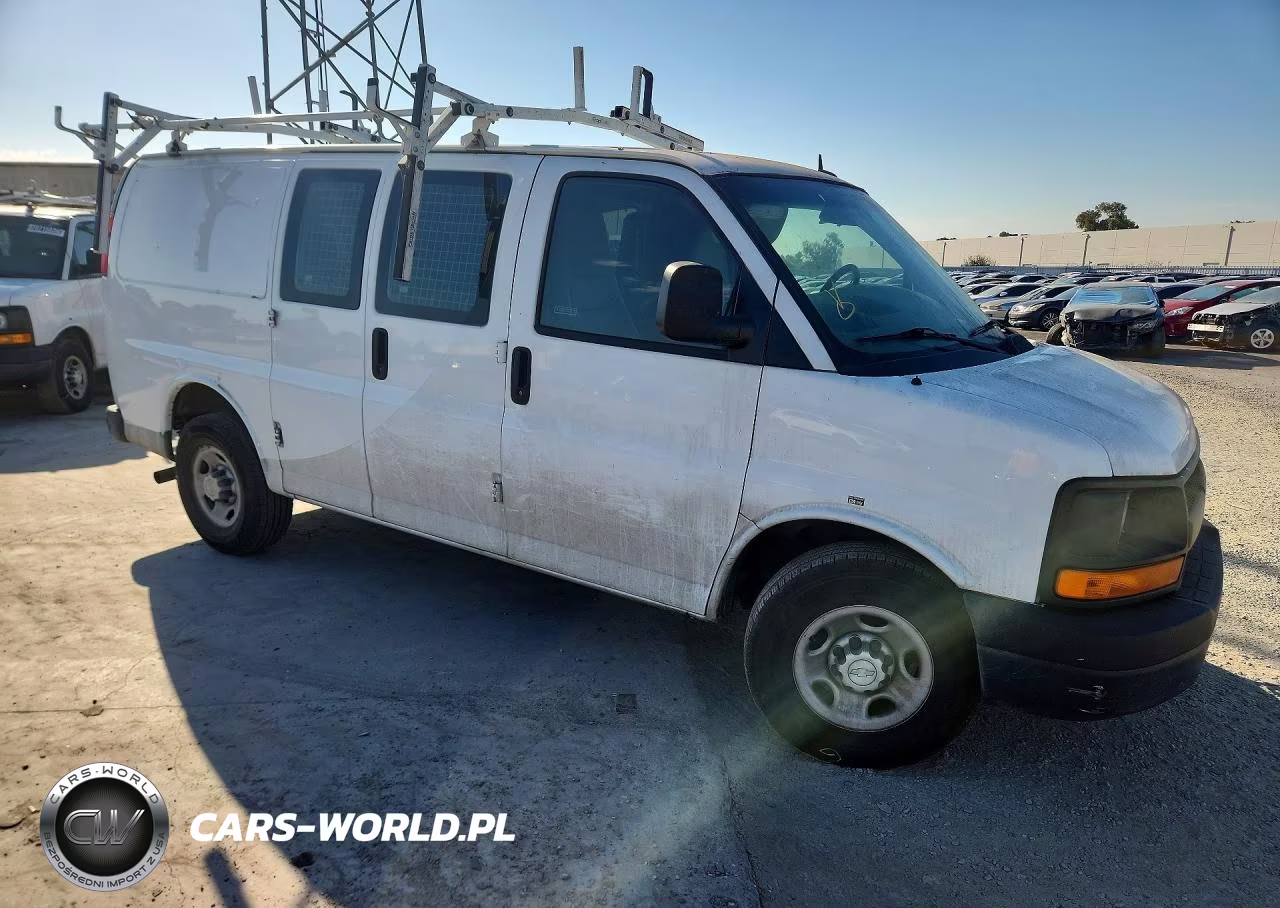 2015 Chevrolet Express G2500 VIN:1GCWGFCF3F1244933 - 4