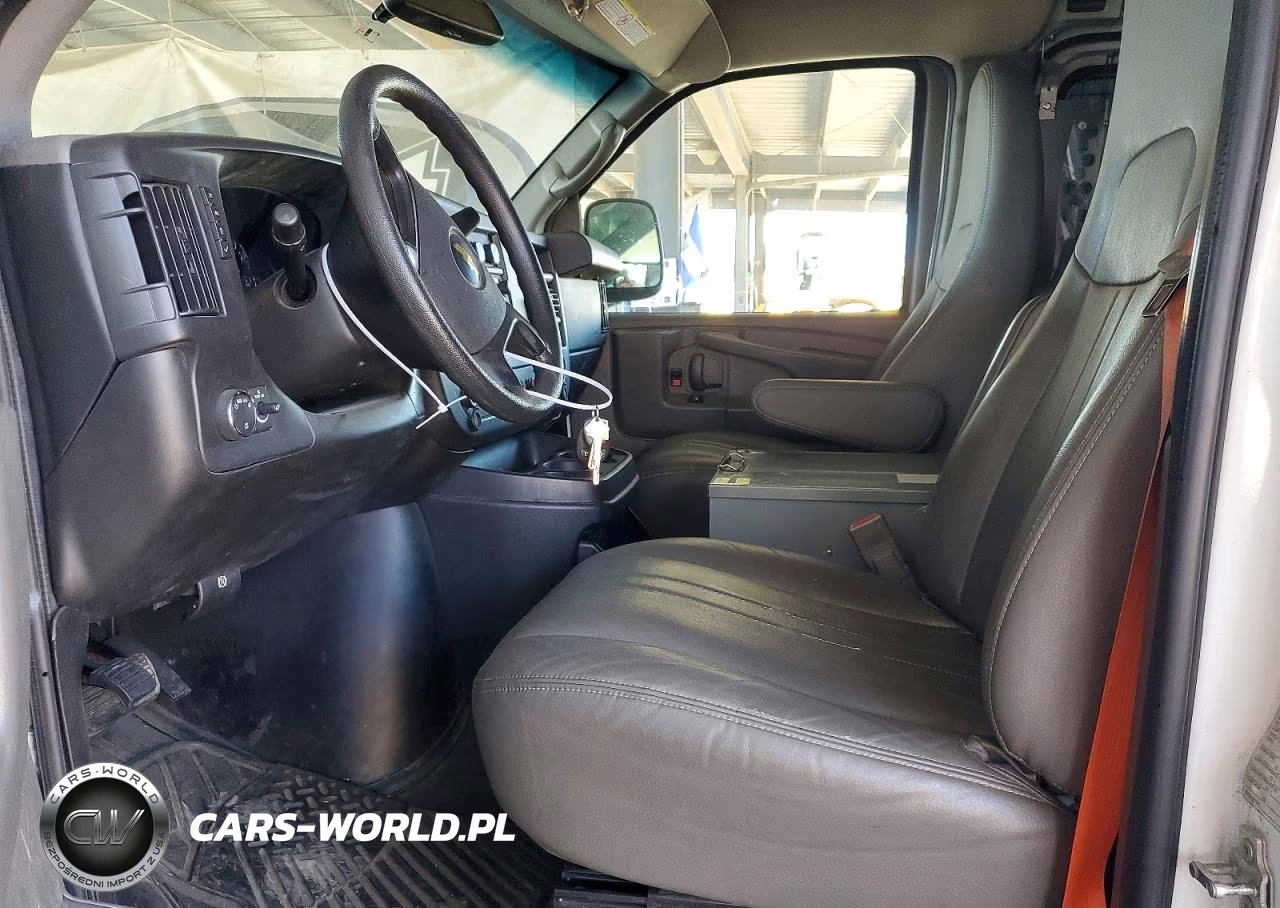 2015 Chevrolet Express G2500 VIN:1GCWGFCF3F1244933 - 7