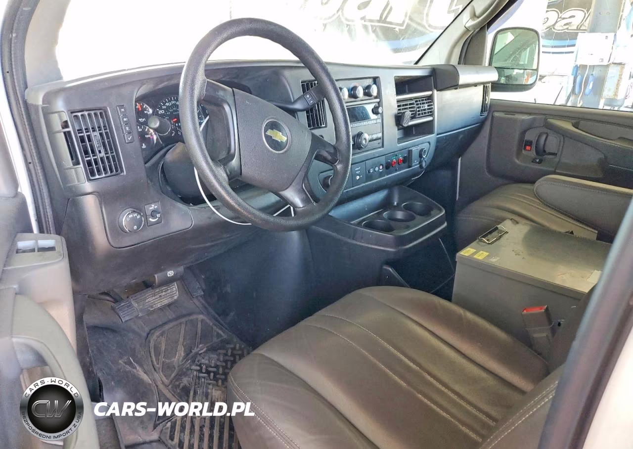 2015 Chevrolet Express G2500 VIN:1GCWGFCF3F1244933 - 8