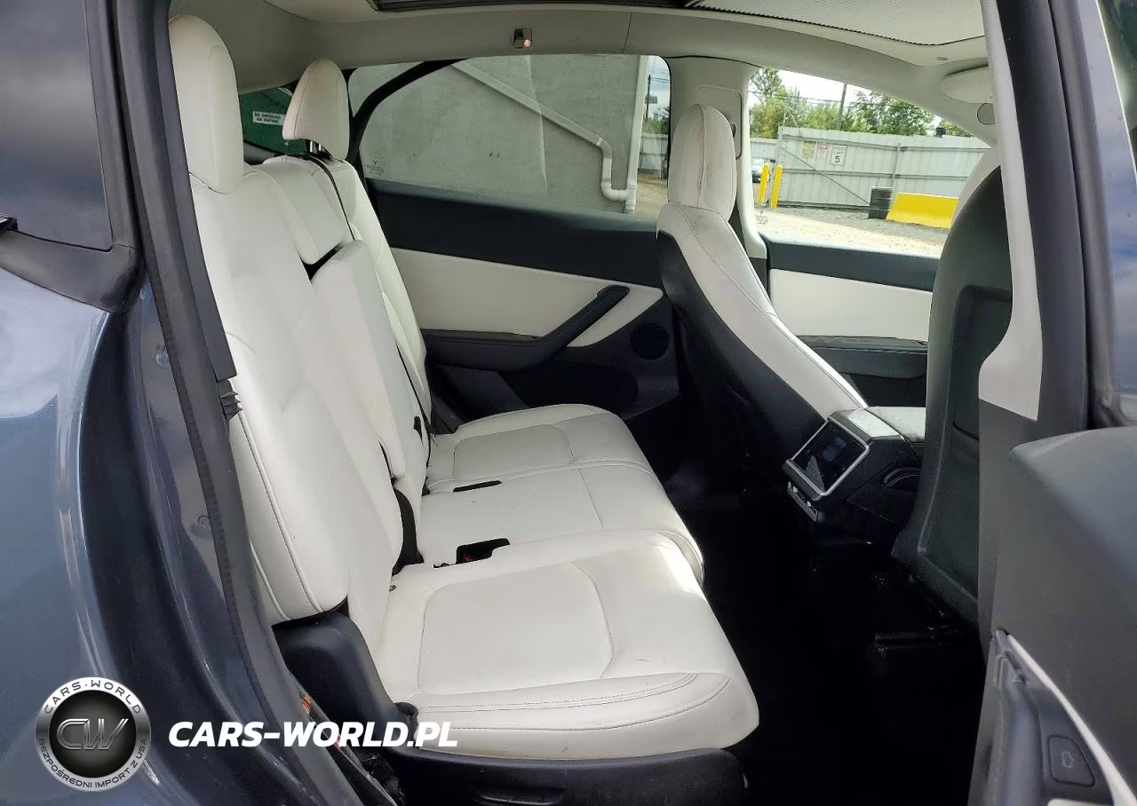 2022 Tesla Model Y VIN:7SAYGAEE2NF419231 - 11