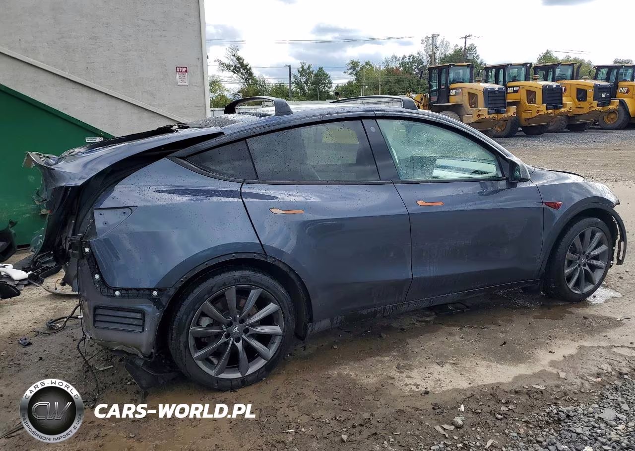 2022 Tesla Model Y VIN:7SAYGAEE2NF419231 - 3
