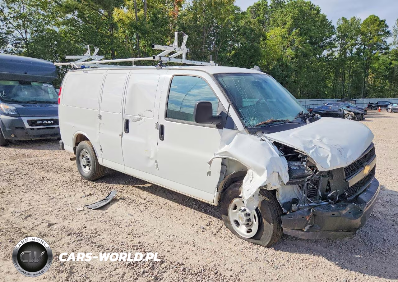 2024 Chevrolet Express G2500 VIN:1GCWGAF75R1164903 - 4