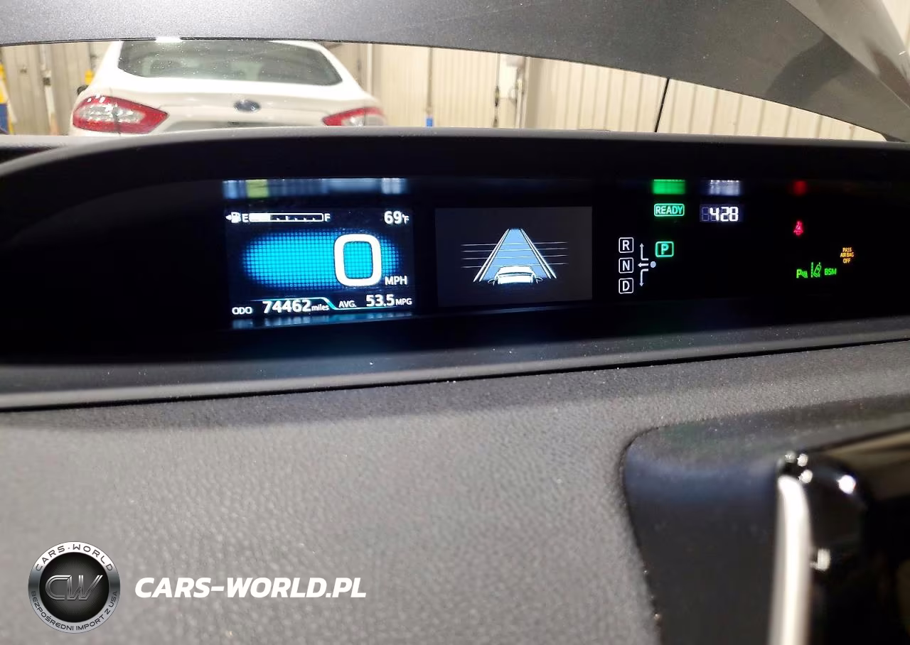 2020 Toyota Prius Le VIN:JTDKARFU3L3115246 - 9