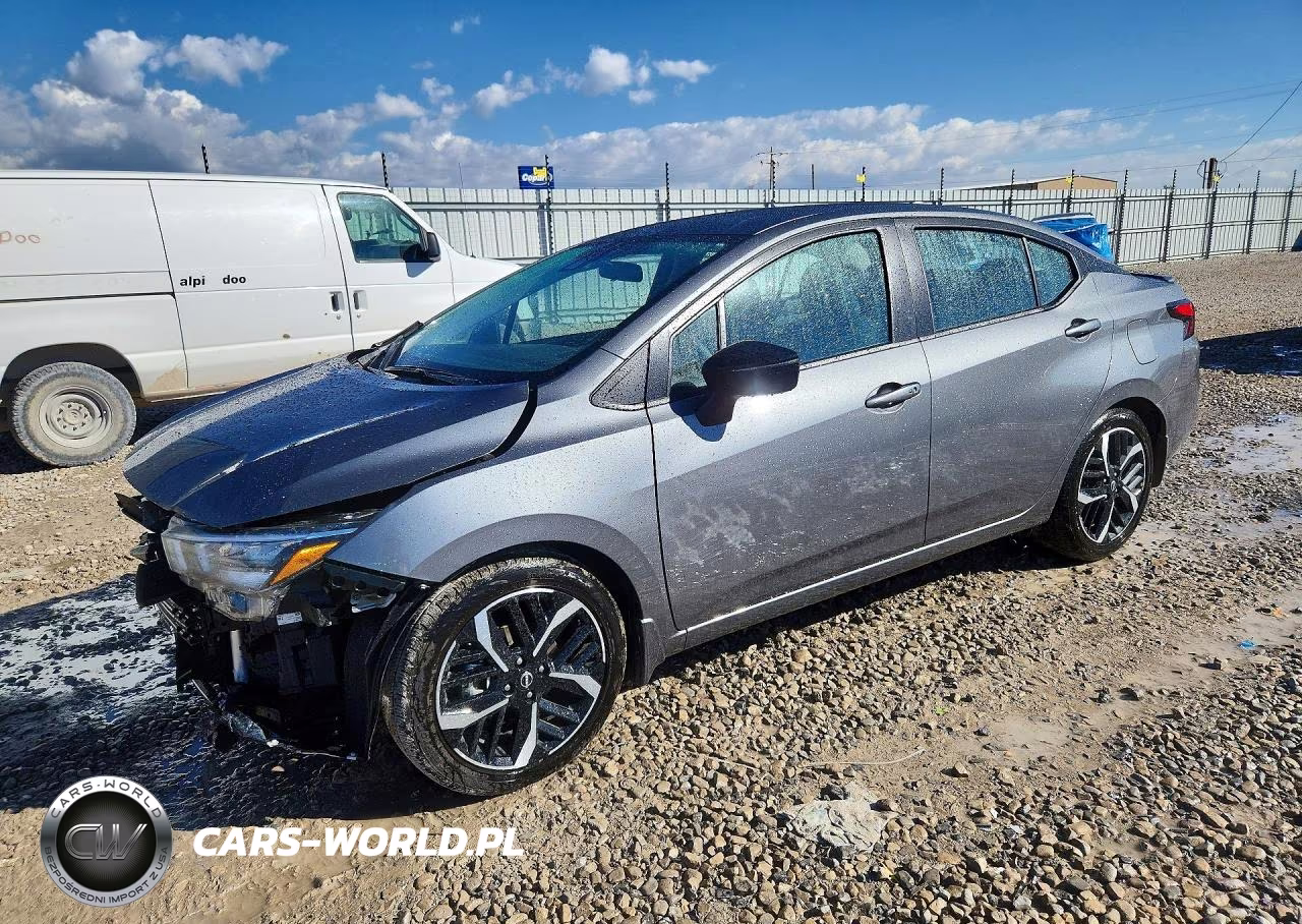 2025 Nissan Versa Sr