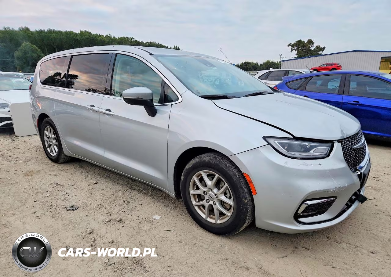 2023 Chrysler Pacifica Touring L VIN:2C4RC1BG5PR517101 - 4
