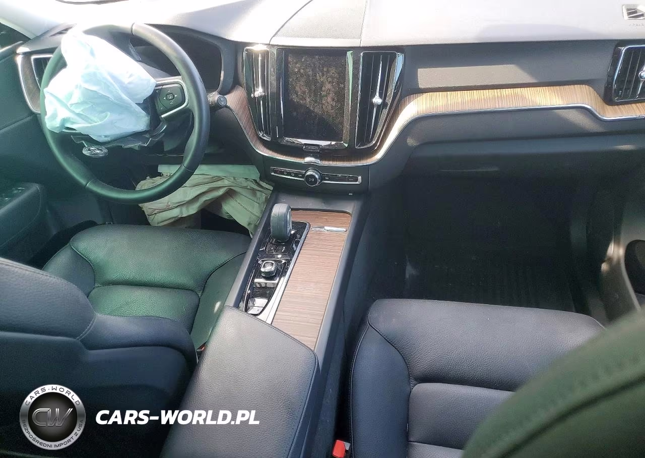 2022 Volvo Xc60 B5 Momentum VIN:YV4L12DK9N1921469 - 8