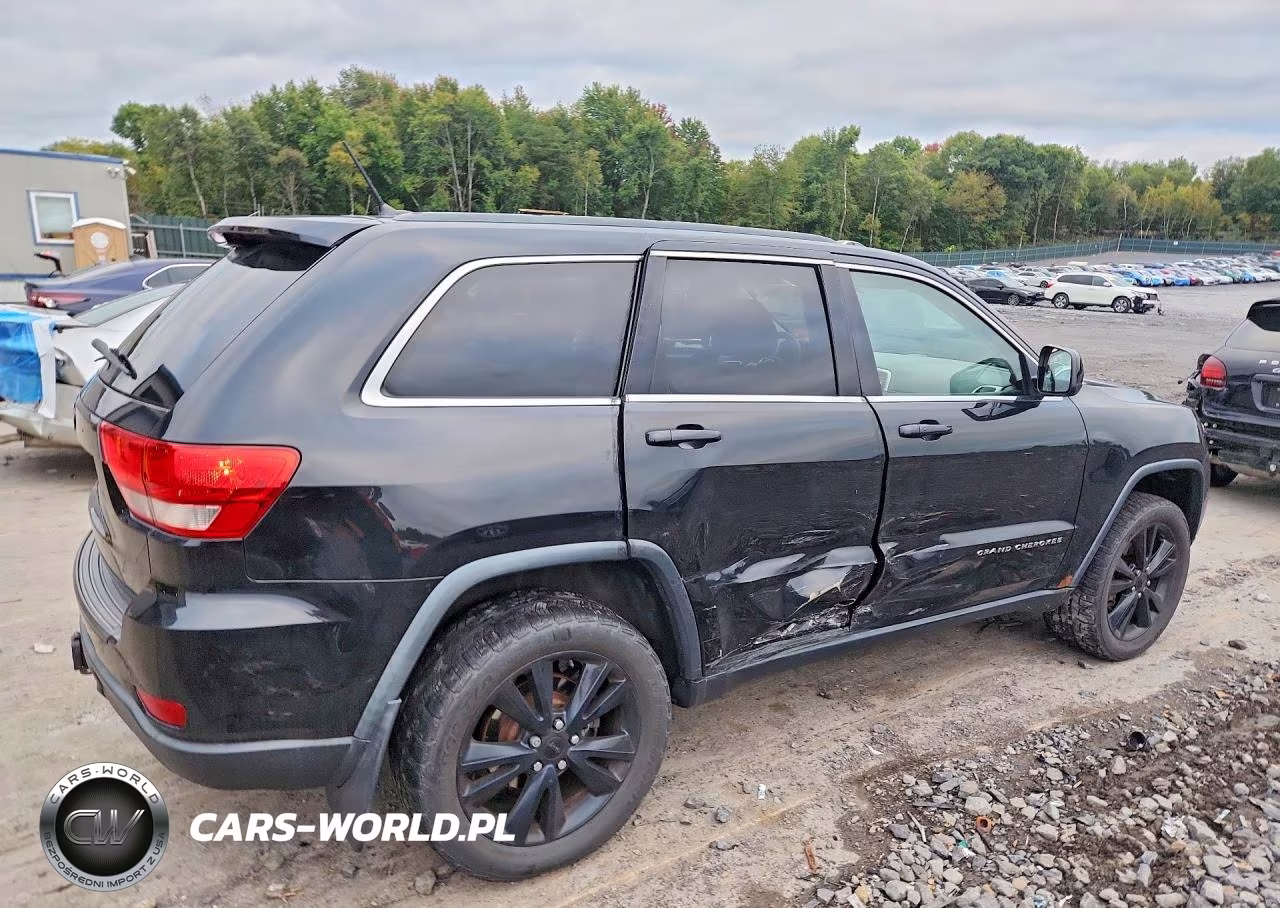 2012 Jeep Grand Cherokee Laredo VIN:1C4RJFAG7CC352949 - 3