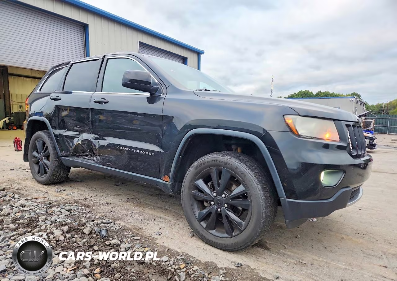 2012 Jeep Grand Cherokee Laredo VIN:1C4RJFAG7CC352949 - 4