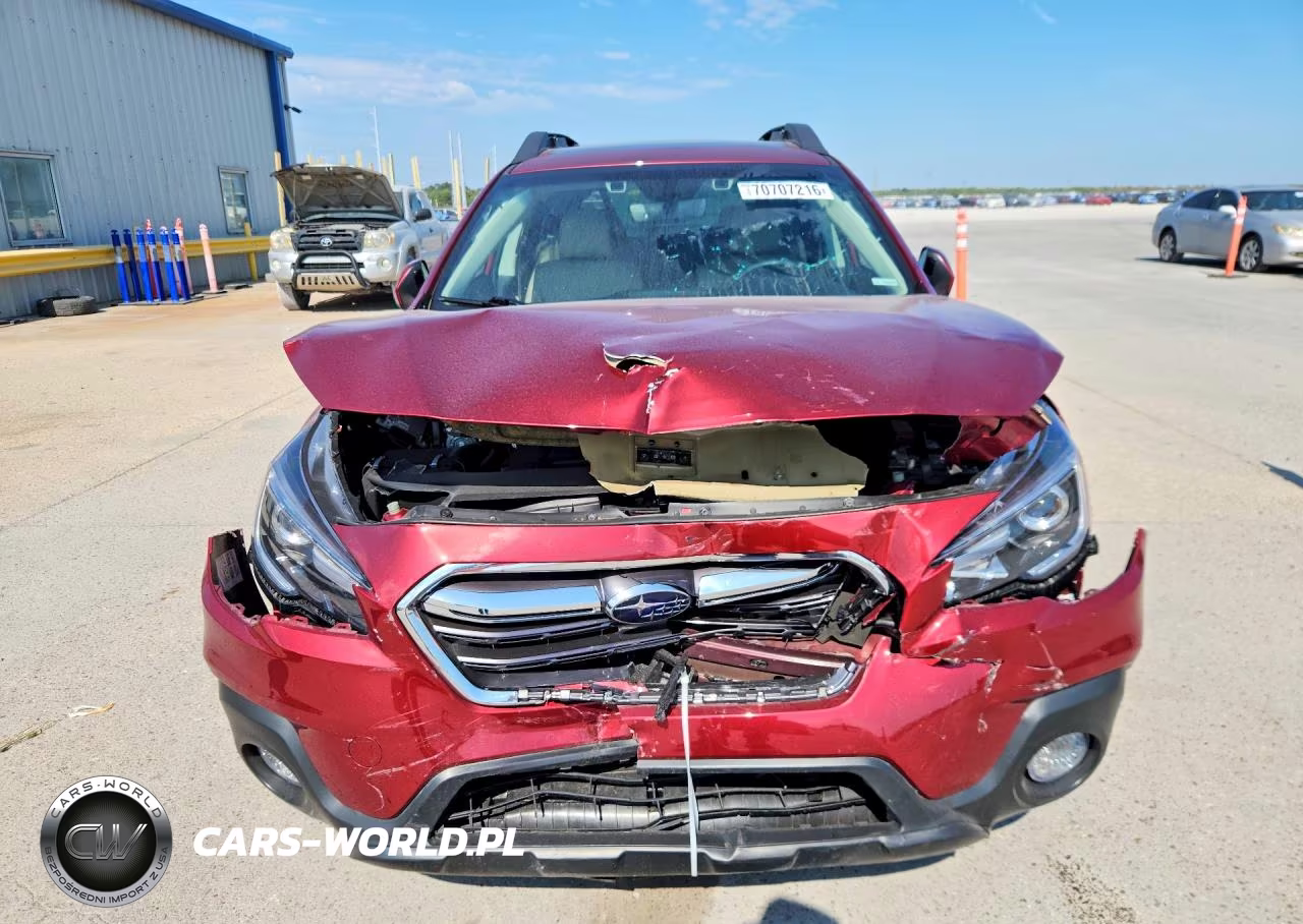2018 Subaru Outback 3.6R Limited VIN:4S4BSENC6J3360727 - 5