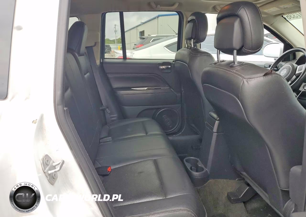 2016 Jeep Compass Latitude VIN:1C4NJDEB7GD664190 - 11