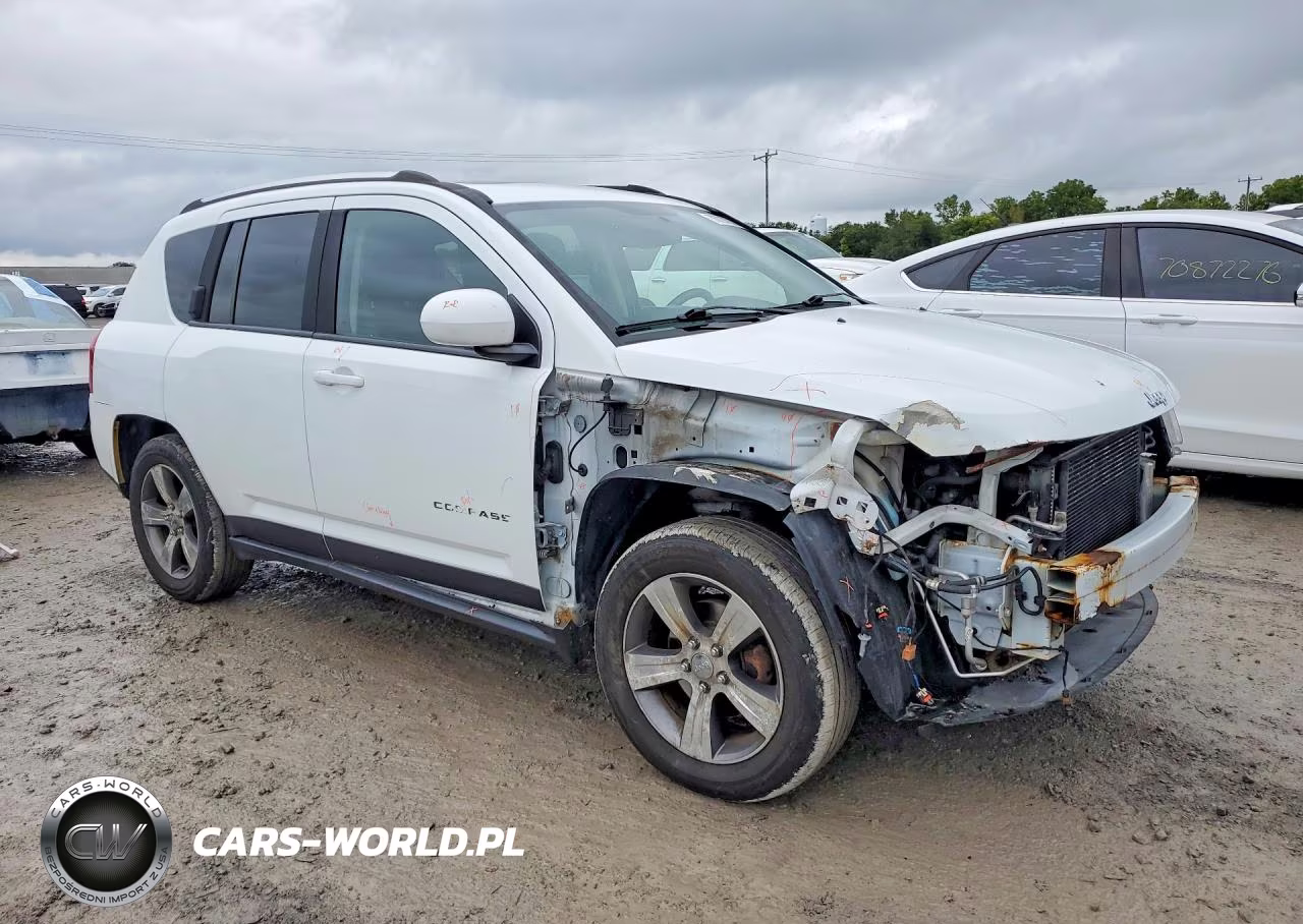 2016 Jeep Compass Latitude VIN:1C4NJDEB7GD664190 - 4