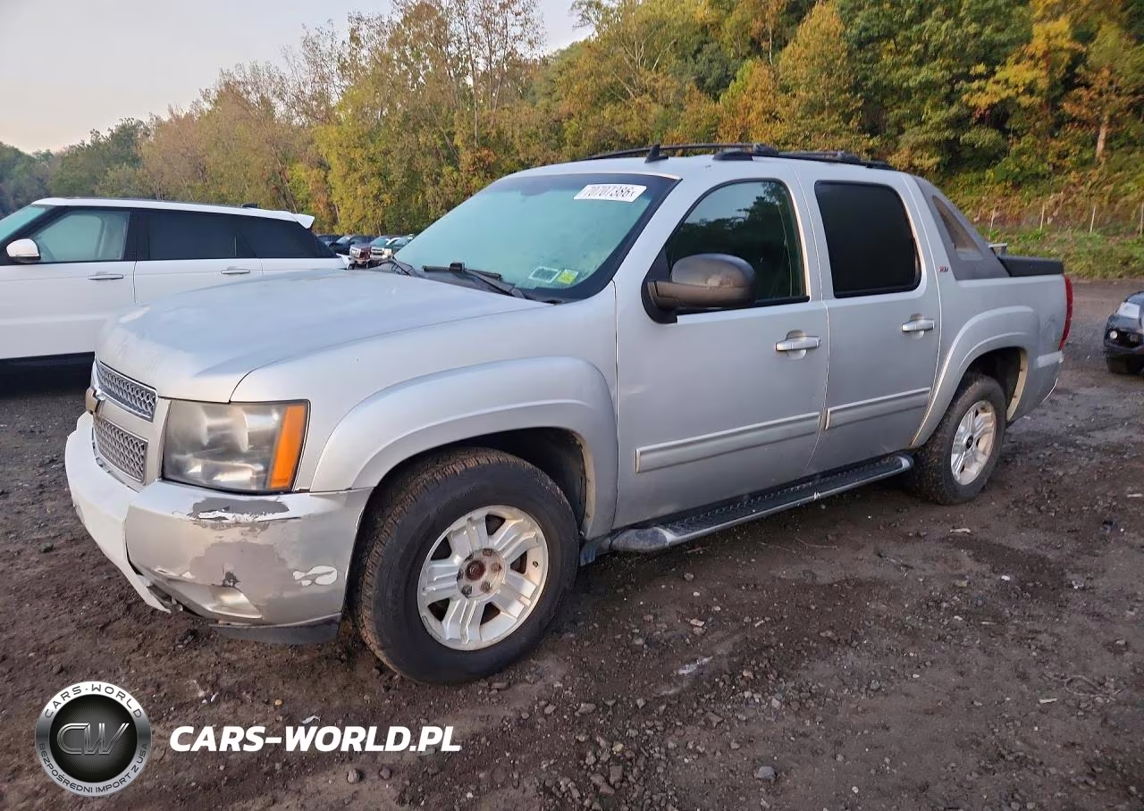 2011 Chevrolet Avalanche Lt VIN:3GNTKFE3XBG158946 - 1