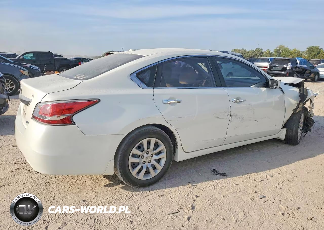 2014 Nissan Altima 2.5 S VIN:1N4AL3AP7EN235004 - 3