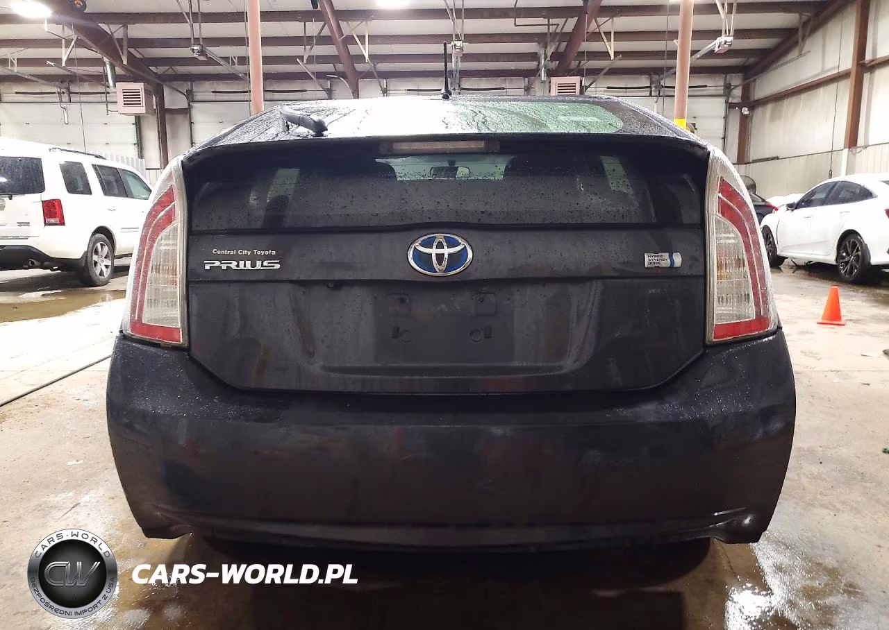 2015 Toyota Prius Two VIN:JTDKN3DU7F0419304 - 6