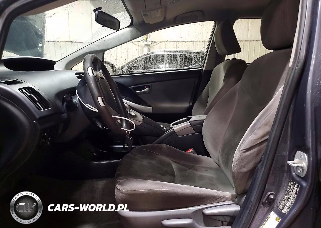 2015 Toyota Prius Two VIN:JTDKN3DU7F0419304 - 7