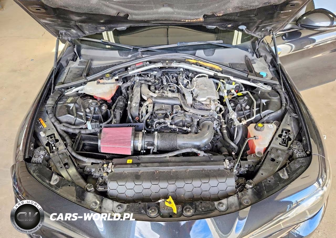 2018 Alfa Romeo Giulia Ti VIN:ZARFAECN0J7580201 - 11