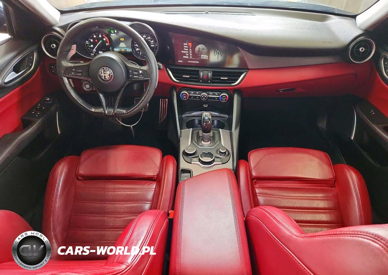 2018 Alfa Romeo Giulia Ti VIN:ZARFAECN0J7580201 - 8
