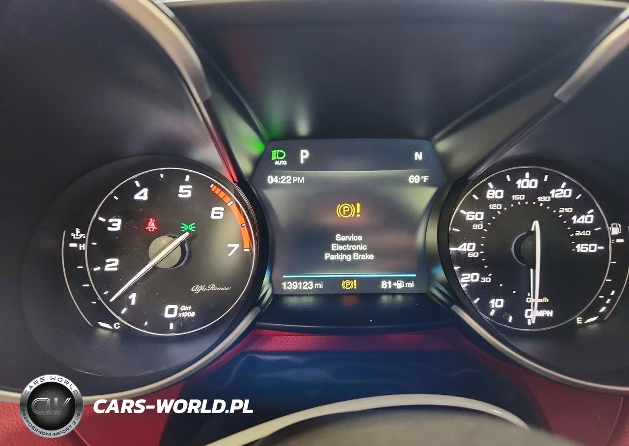 2018 Alfa Romeo Giulia Ti VIN:ZARFAECN0J7580201 - 9