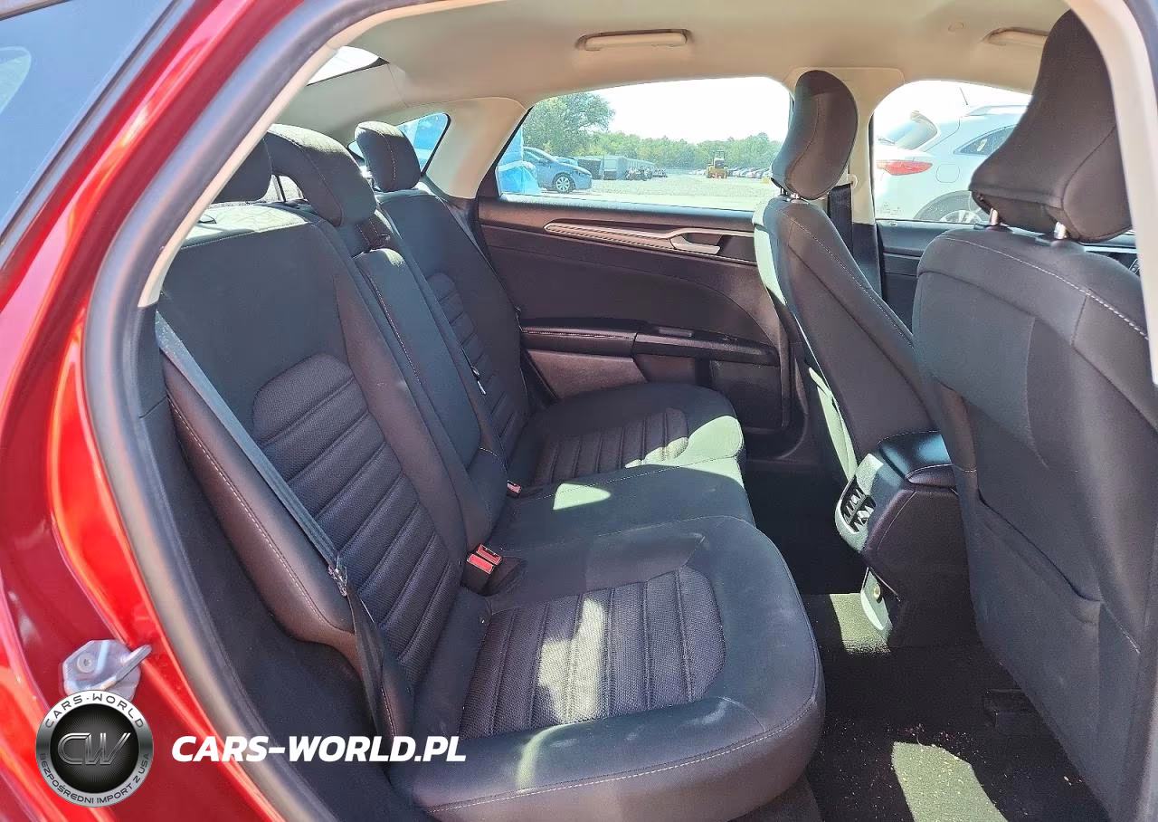 2019 Ford Fusion Se VIN:3FA6P0LU0KR204973 - 10