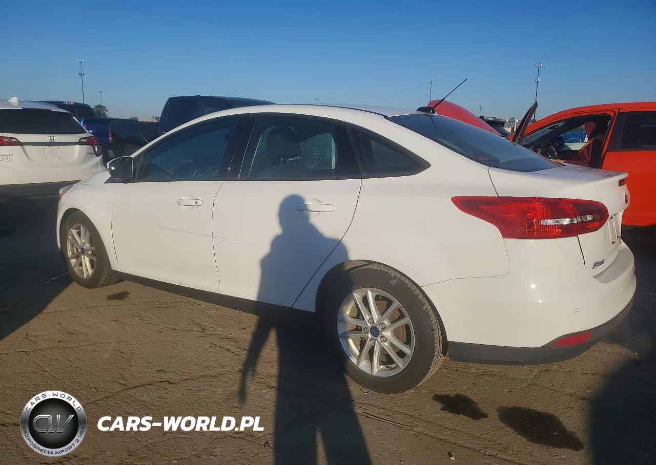 2016 Ford Focus Se VIN:1FADP3F24GL382958 - 2