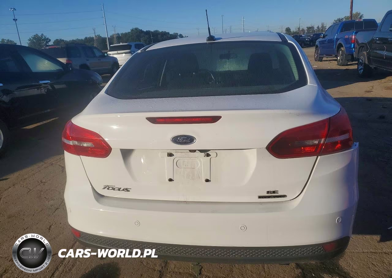 2016 Ford Focus Se VIN:1FADP3F24GL382958 - 6