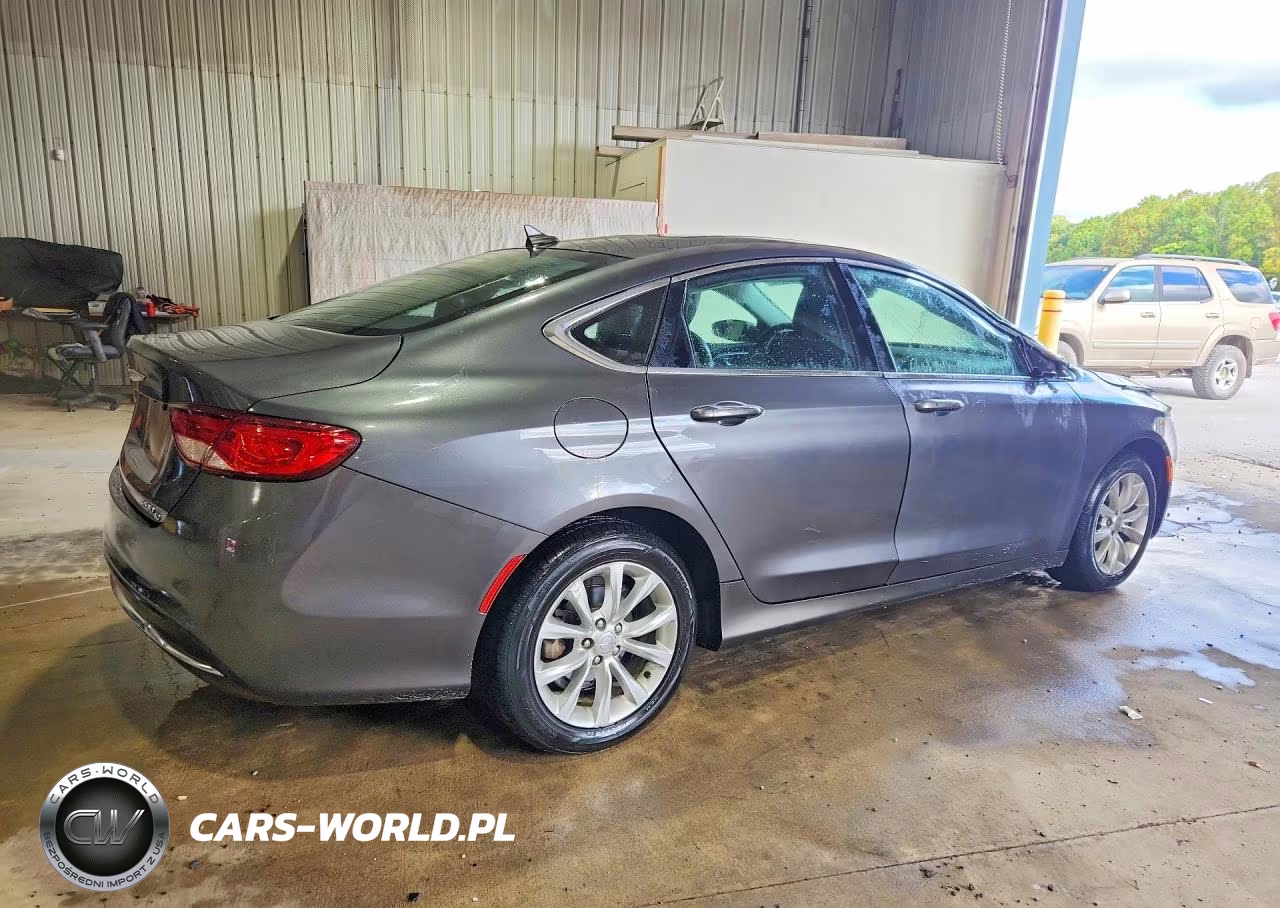2015 Chrysler 200 C VIN:1C3CCCCB9FN735398 - 3
