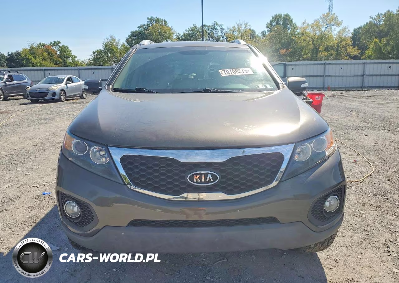 2013 Kia Sorento VIN:5XYKUCA68DG409381 - 5