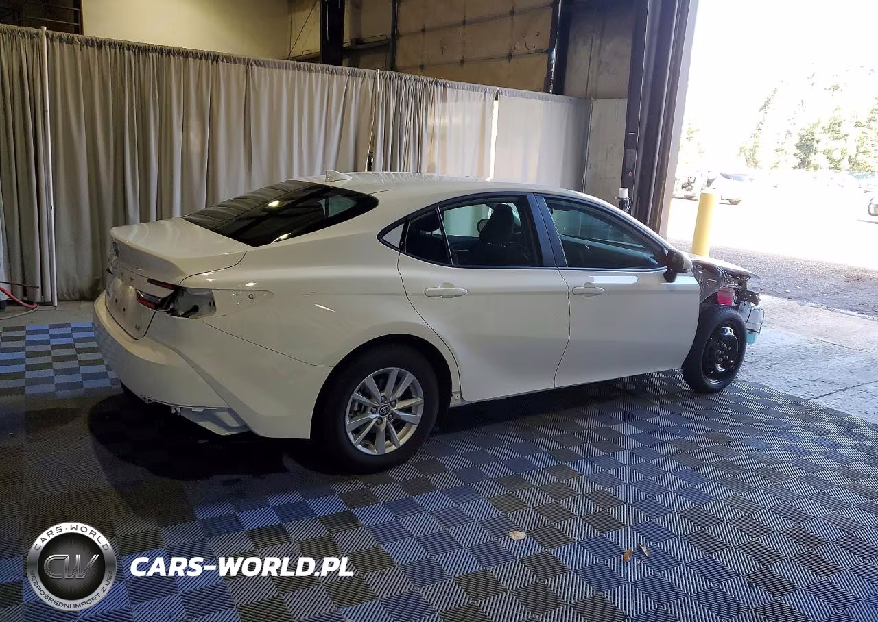 2026 Toyota Camry Le VIN:4T1DAACK9TU767808 - 3