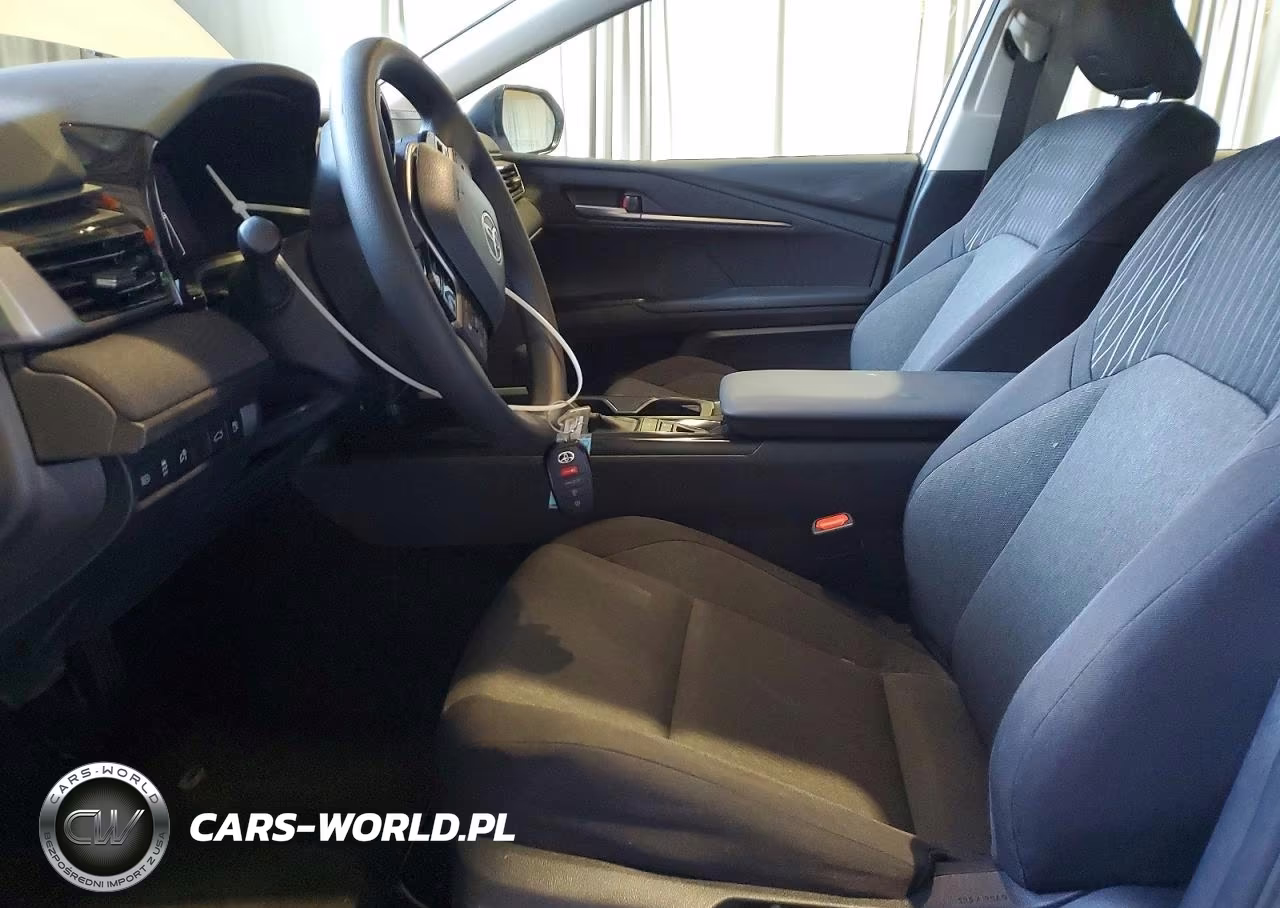 2026 Toyota Camry Le VIN:4T1DAACK9TU767808 - 7