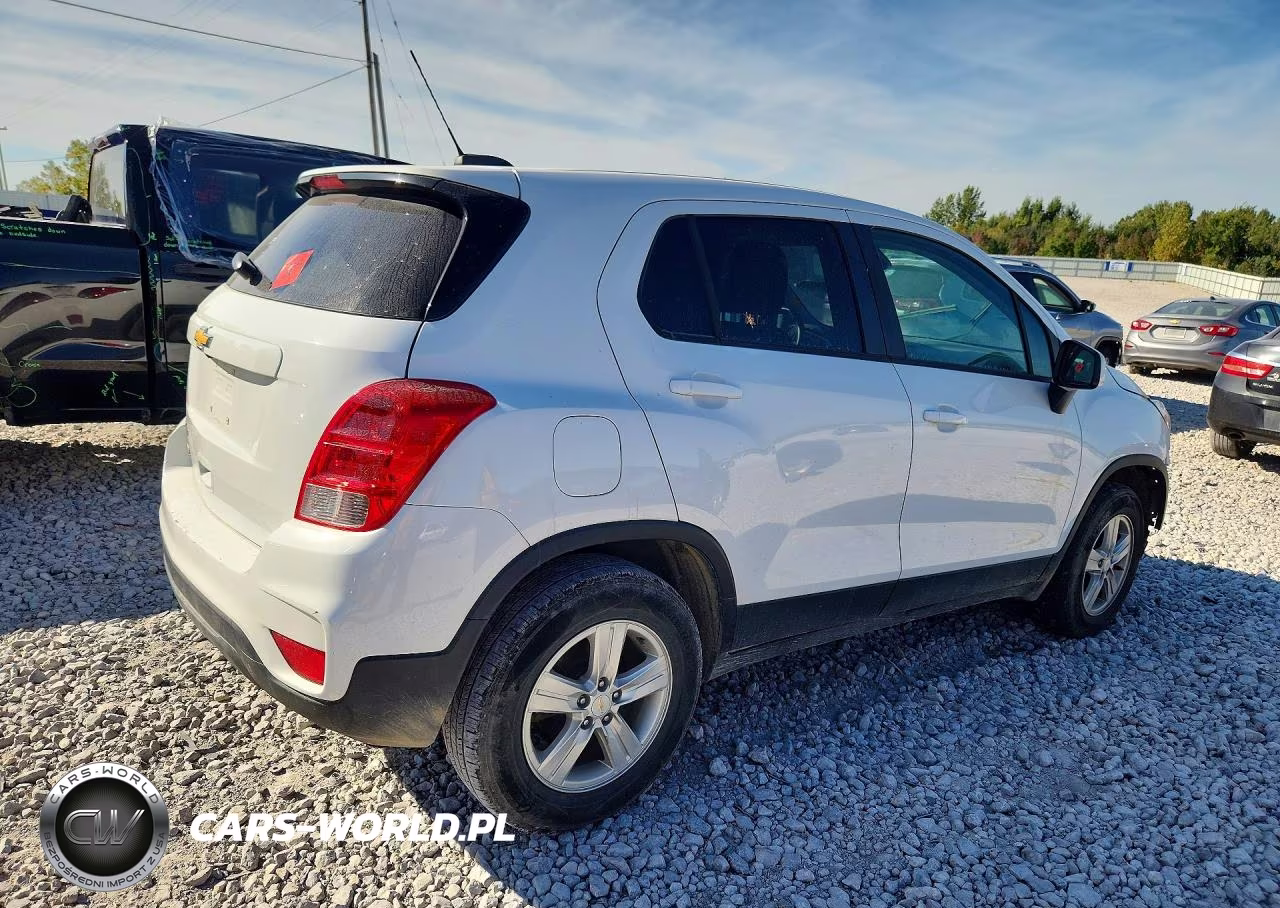 2022 Chevrolet Trax Ls VIN:KL7CJNSM7NB527713 - 3